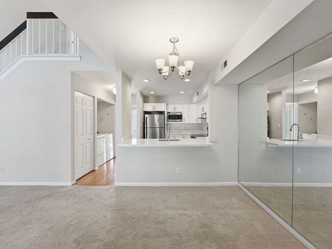 Building Photo - Perfectly situated in the highly sought-after Ponds of Centreville community!