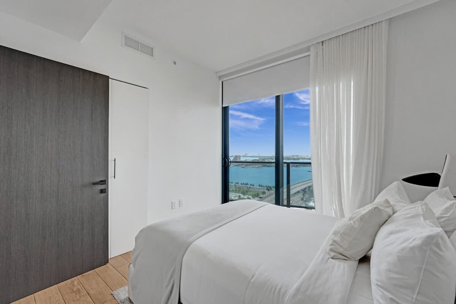 Building Photo - 398 NE 5th St