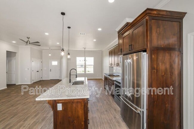 Building Photo - 17900 Lone Ranch Rd