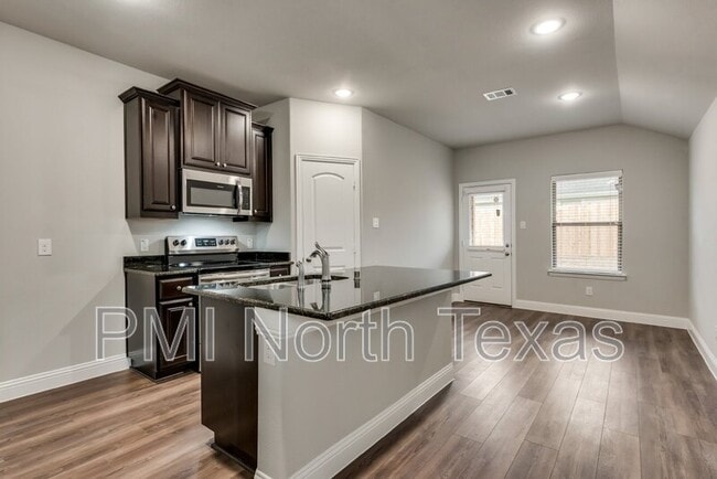 Building Photo - 1411 Warringwood Dr