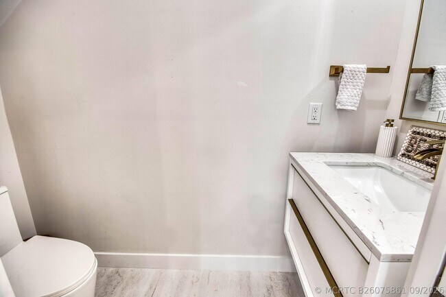 Building Photo - 757 Windermere Way