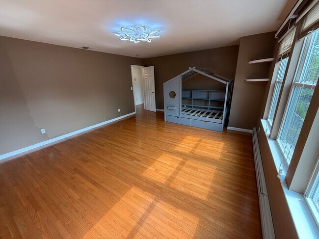 Building Photo - 109 Adirondack Dr