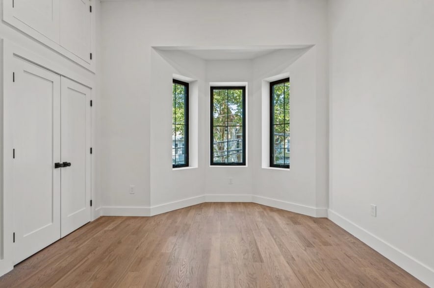 Building Photo - 41 47th St