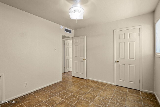 Building Photo - 4948 Aiken Ln