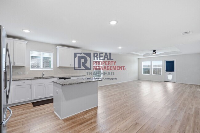 Building Photo - Modern 4-Bedroom Home in Newberry Point