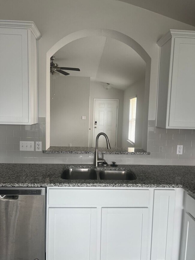 Building Photo - AVAILABLE NOW; APPLY TODAY AT OUR WEBSITE!!