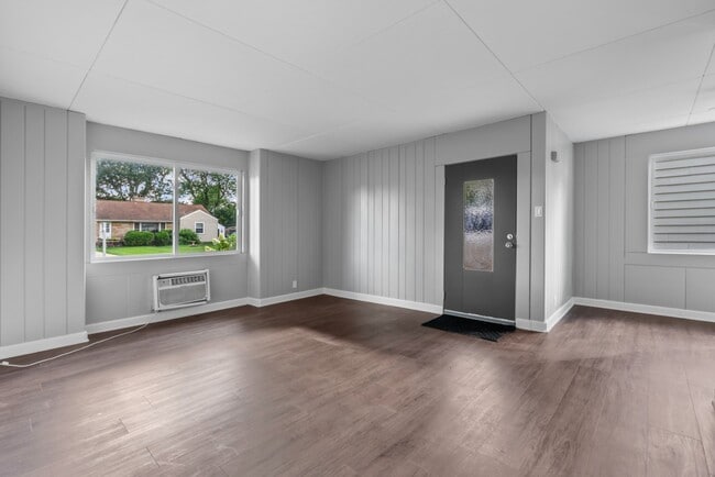 Building Photo - South Rosedale Avenue