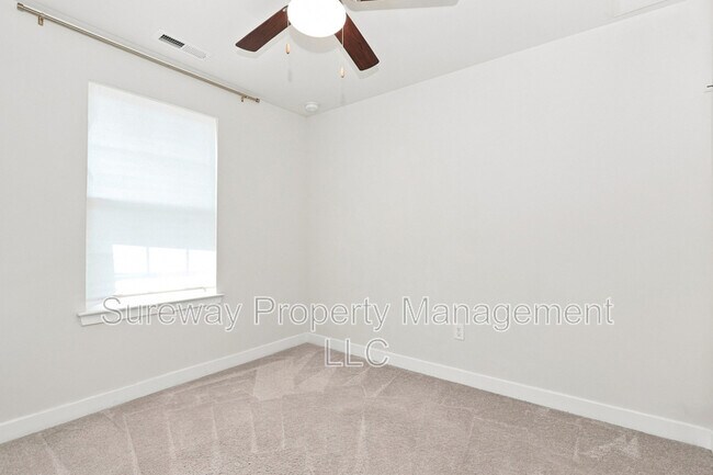 Building Photo - 126 Nathan Dr