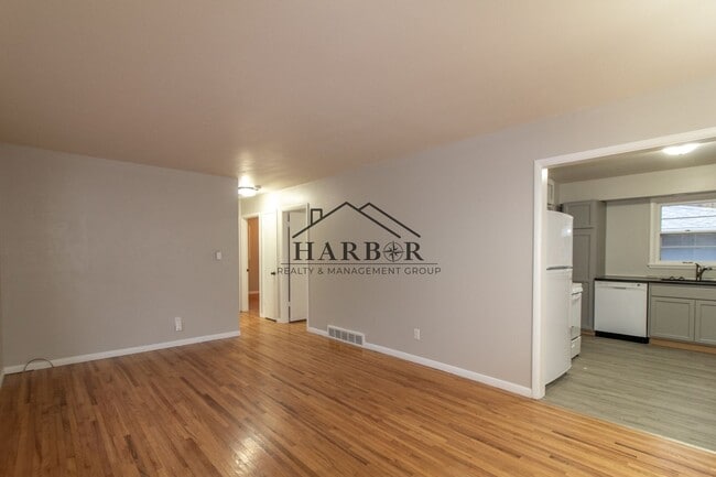 Building Photo - 1401 26th St NW