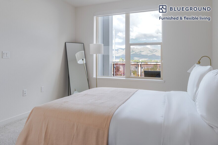 Building Photo - 650 E Capitol Ave