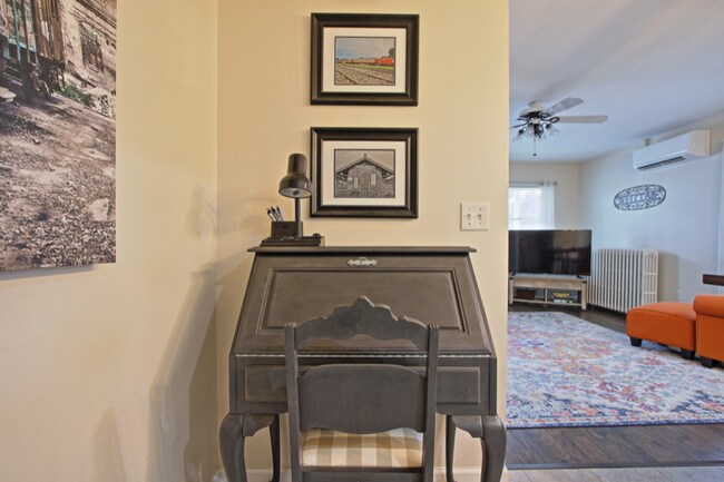 Building Photo - 121 S Railroad St