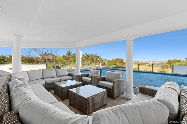 Building Photo - 3 Old Meadow Bend