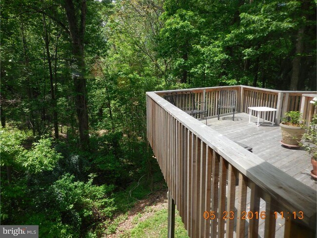 Building Photo - 8 Azalea Ln