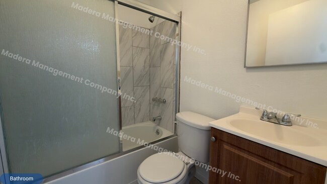 Building Photo - One Bedroom Back house- Available Now!