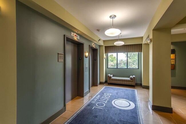 Building Photo - Rare rental opportunity at Bristol West End!