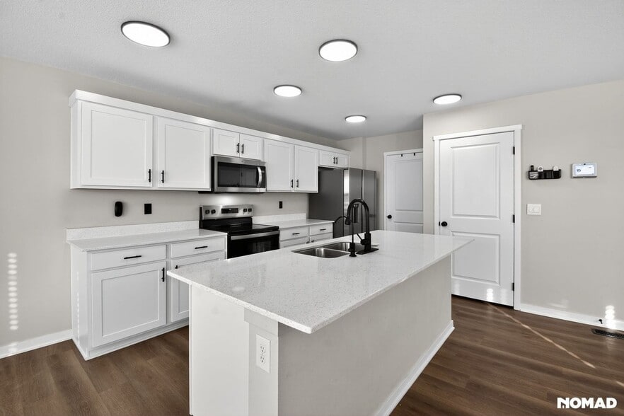 Building Photo - 7908 N 169th St