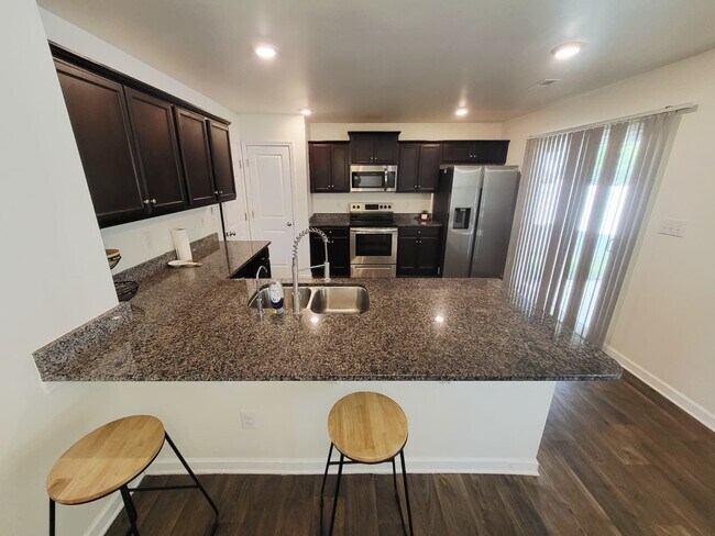 Building Photo - 597 Bloomover St