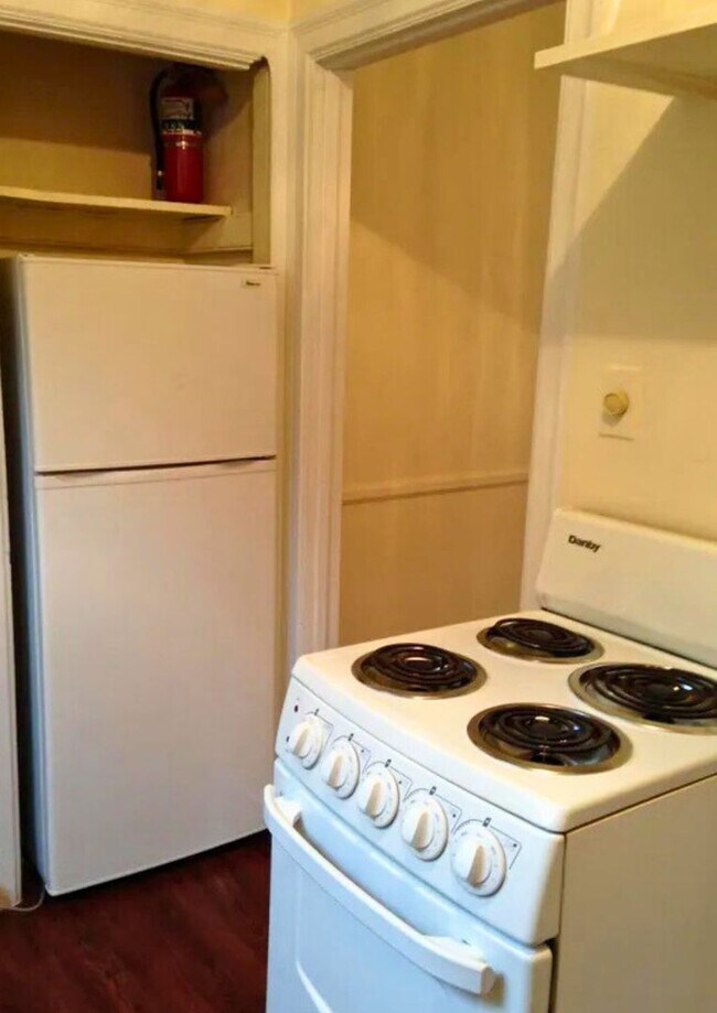 Building Photo - 4 Gay St