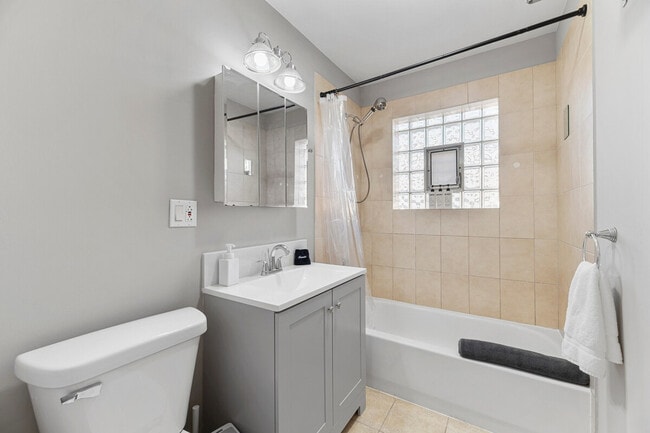 Building Photo - 3457 Main St