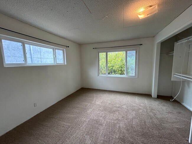 Building Photo - 5074 La Dorna St