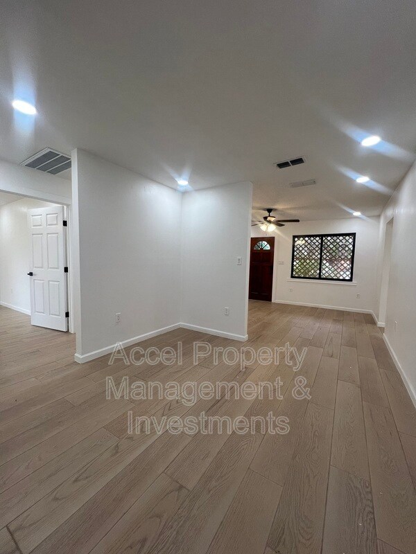 Building Photo - 2616 Quince Ave