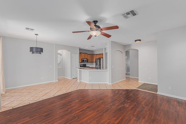 Building Photo - 2058 E Flint St