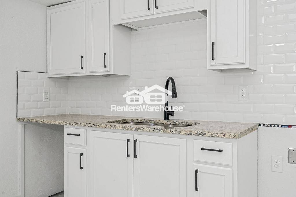 Building Photo - 1508 E 72nd St