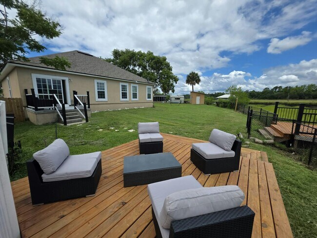 Building Photo - 2355 Ribault Scenic Dr