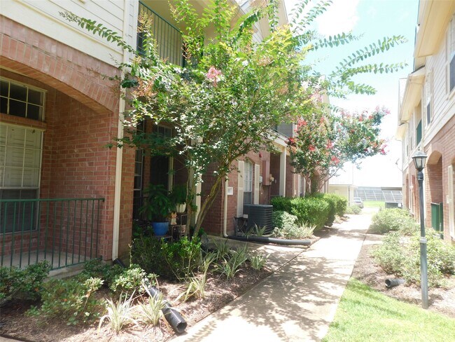 Building Photo - 2710 Grants Lake Blvd