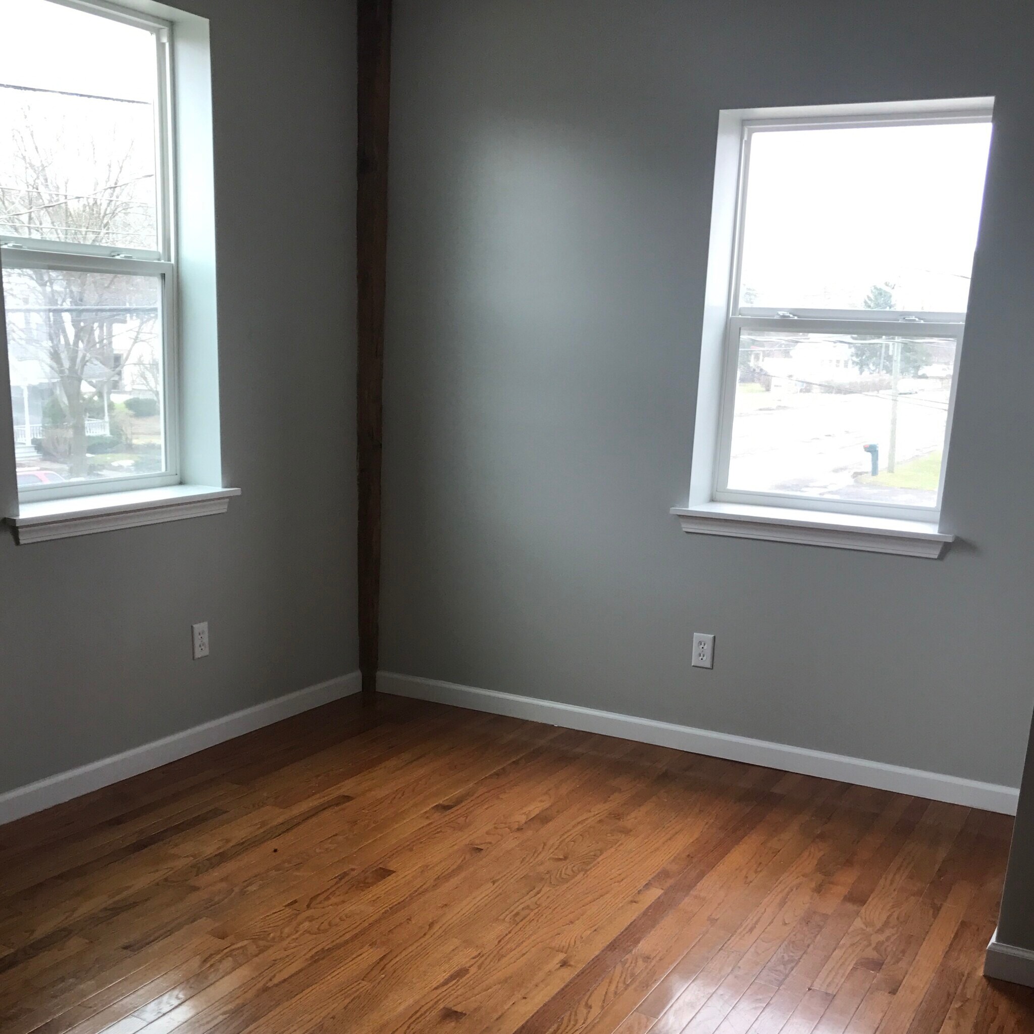 Building Photo - 116 E Main St