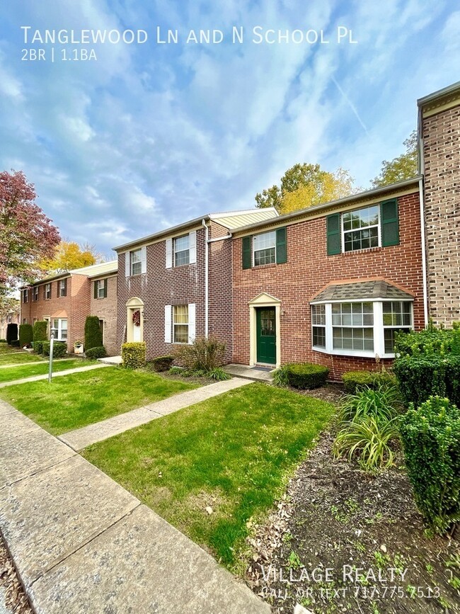 Building Photo - Spacious 2-BR Townhome in Dallastown Schoo...