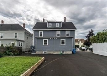 Building Photo - 127 Pond St