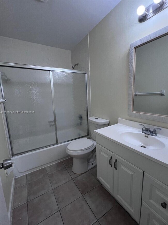 Building Photo - 3211 Coral Ridge Dr