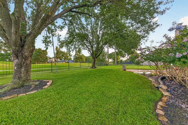 Building Photo - 2103 Winged Foot Dr