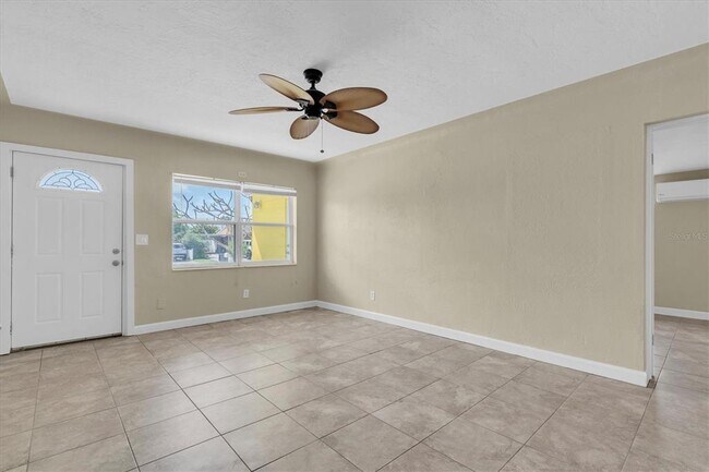 Building Photo - 333 72nd Ave