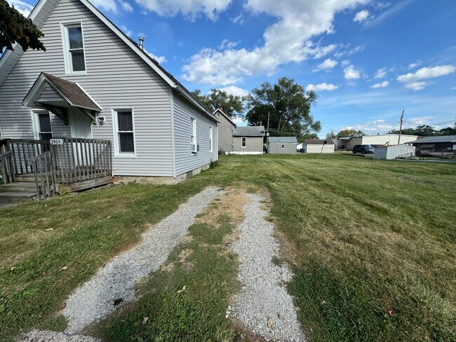 Building Photo - Newly Remodeled 2-Bed, 1-Bath Home in Hami...