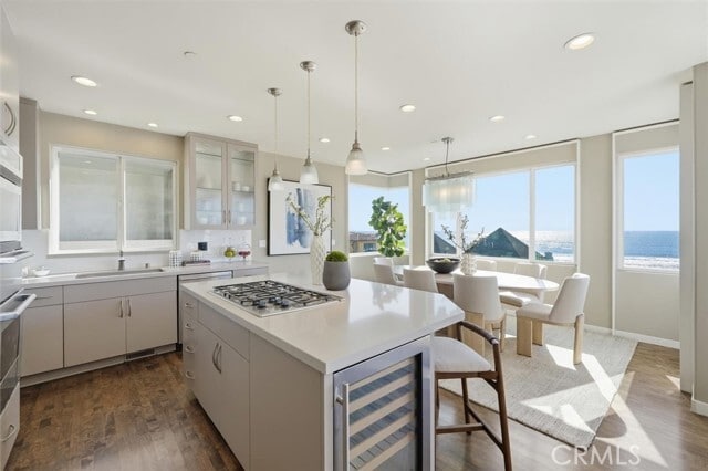 Building Photo - 2406 Ocean Dr