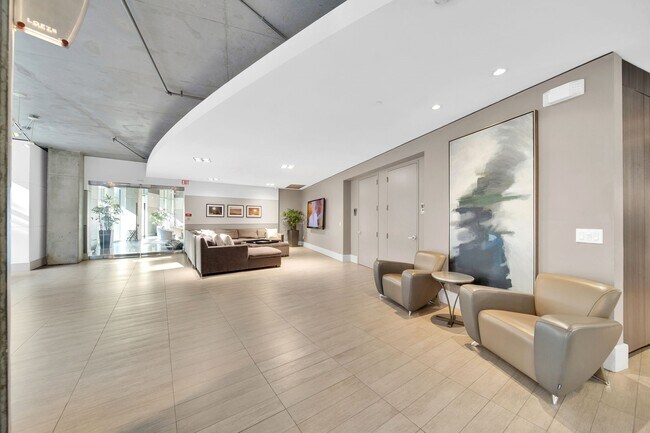 Building Photo - 1901 Post Oak Blvd