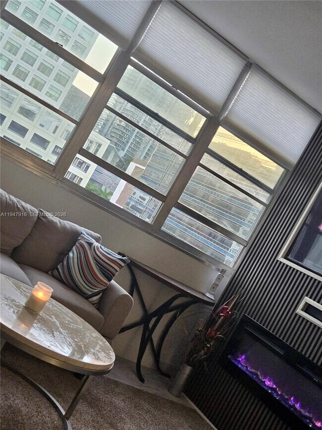 Building Photo - 801 Brickell Bay Dr