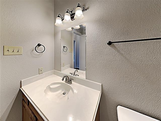 Building Photo - 7764 Creekview Dr