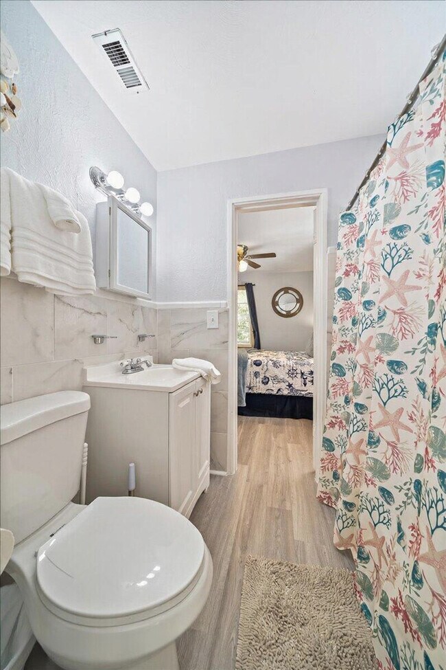 Building Photo - 140 McLeod St