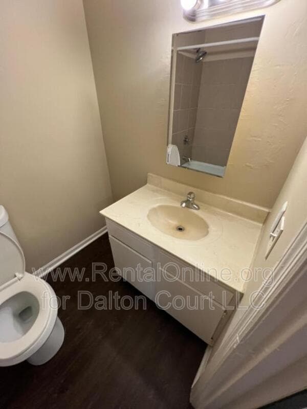 Building Photo - 1972 Cambridge Dr