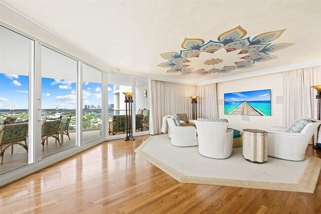 Building Photo - 3055 Harbor Dr
