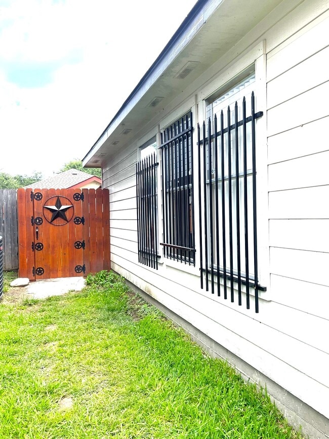 Building Photo - 1134 Somercotes Ln