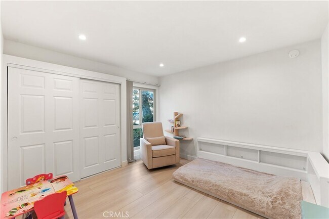 Building Photo - 4724 Park Granada