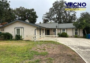 Building Photo - 3643 Richwood Dr