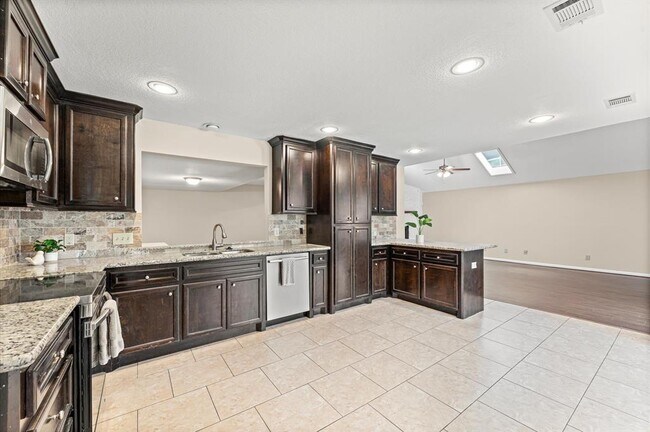 Building Photo - 17106 Telegraph Creek Dr