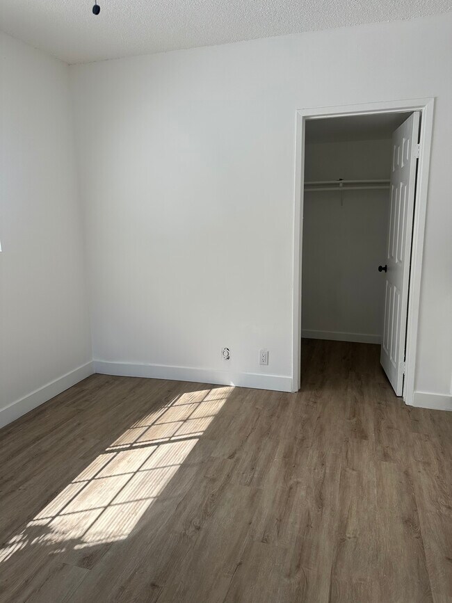 Building Photo - 9036 Carson St