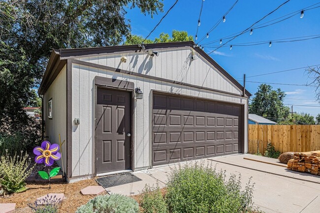 Building Photo - Completely Updated 3-Bedroom Home in North...