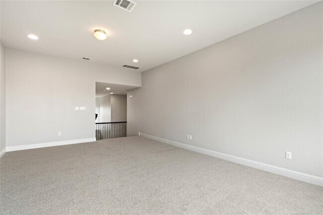 Building Photo - 5009 Mandevilla Dr